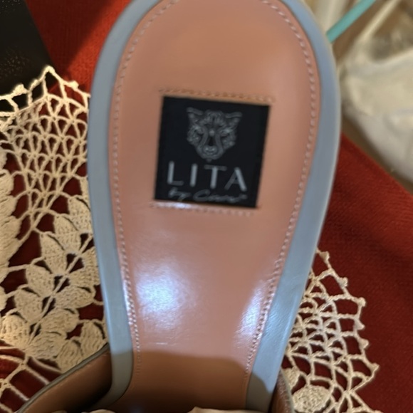 NWT Lita by Ciara Solid Square toe Slide. Silver. Italian leather and made Italy - Picture 3 of 8